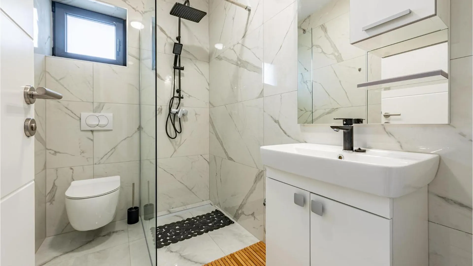 Beautiful Apartment In Vir With Wifi